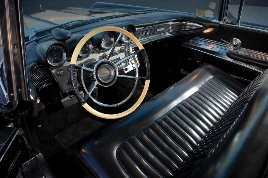  Lincoln Continental Mark V Limousine (Elvis Presley) 1960 года  (фото 6 из 7)